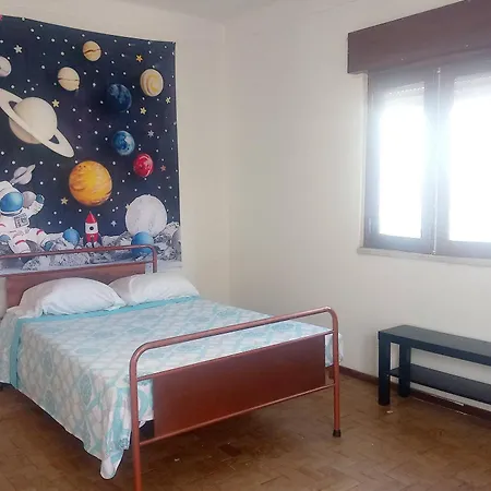Private Room Close To The Lisbon Airport Лиссабон
